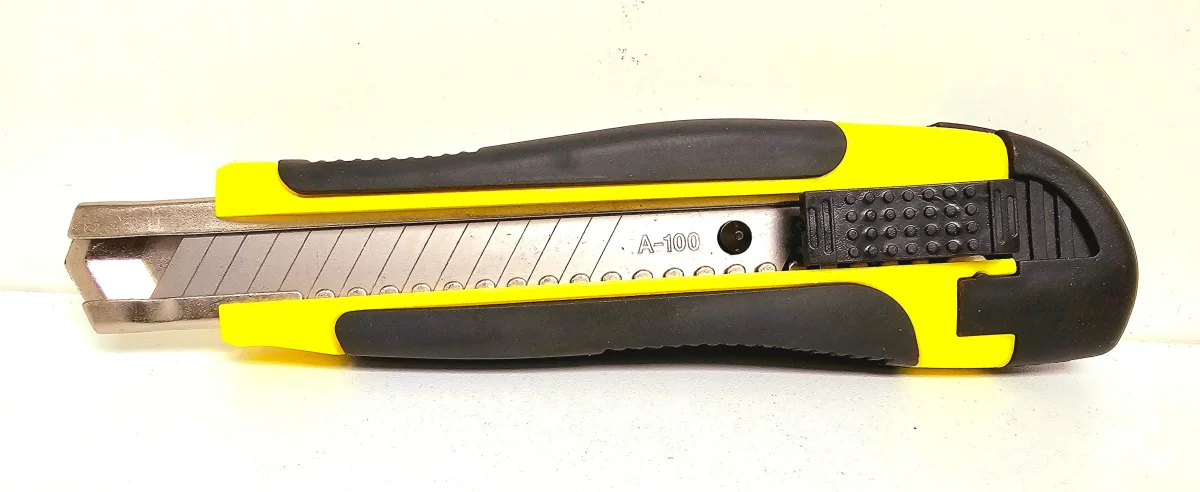 Cutter lame sécable 18 mm