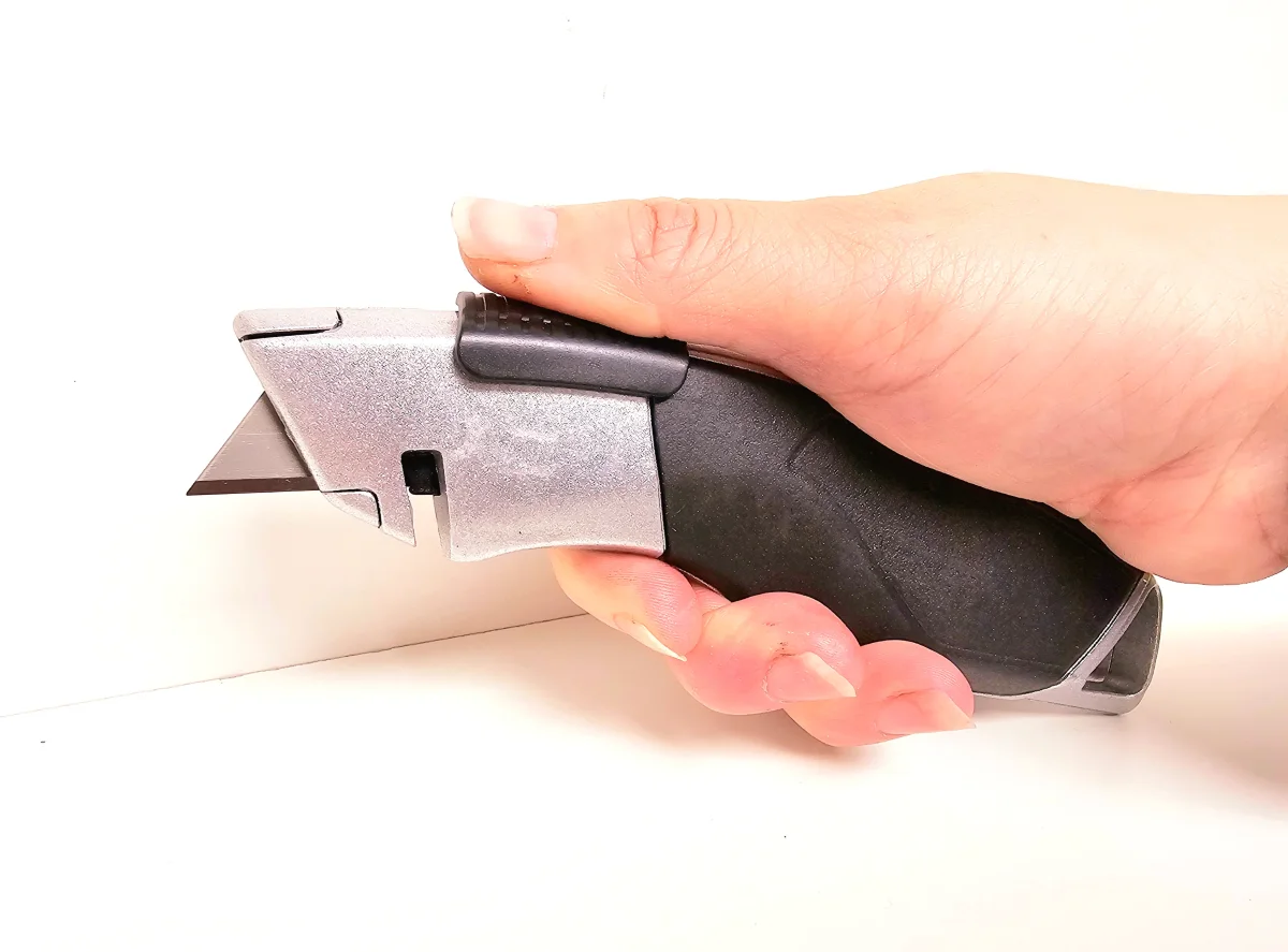 Cutter auto-rétractable de sécurité – Image 3