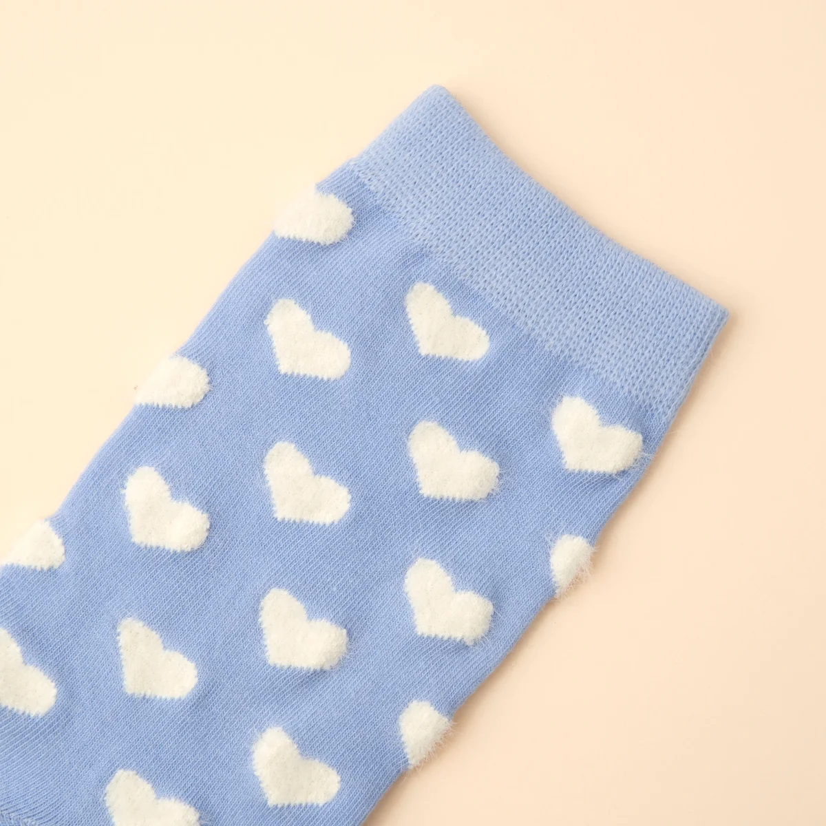 CHAUSSETTES COEUR BLANC – Image 4