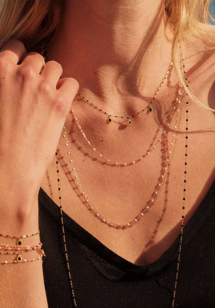 Sautoir Classique Gigi Or Rose Et Résines Noire 86cm – Image 3