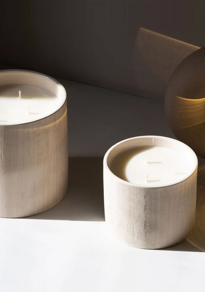 Bougie Céramique Striée Blanche S – Image 3