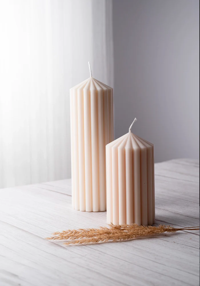 Bougie Pillier Striée Senteur Vanille Grand Modèle – Image 3