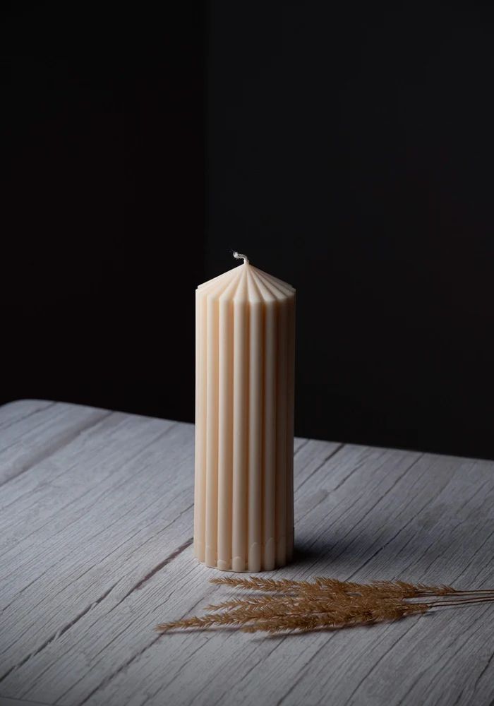 Bougie Pillier Striée Senteur Vanille Grand Modèle