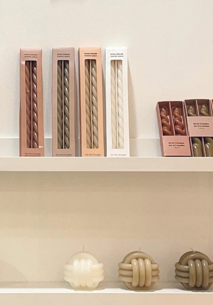 Set De 2 Bougies Longues Torsadées Kaki – Image 3