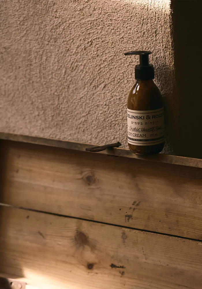 Crème Pour Le Corps Pompe Orchidée, Vanille, Ambre 195ml – Image 3