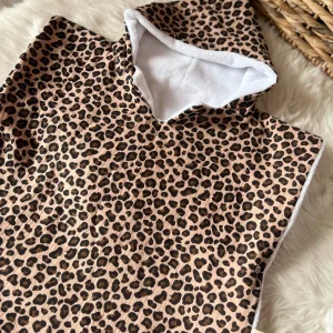 Marin le poncho de bain léopard